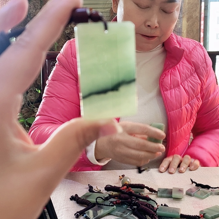 密玉（石英质玉）毛衣链未镶嵌