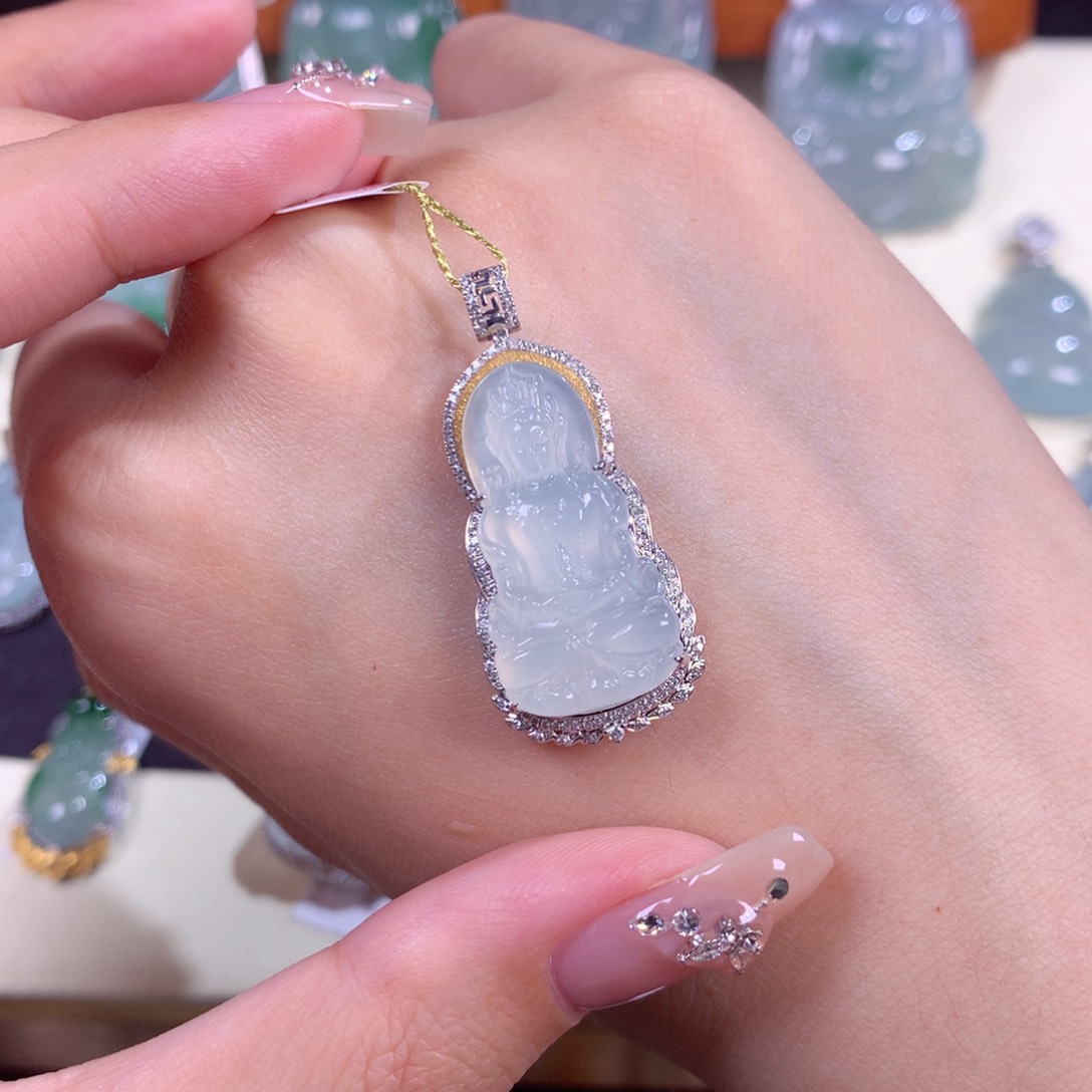 翡翠颈饰18K金镶嵌妄*度母观音