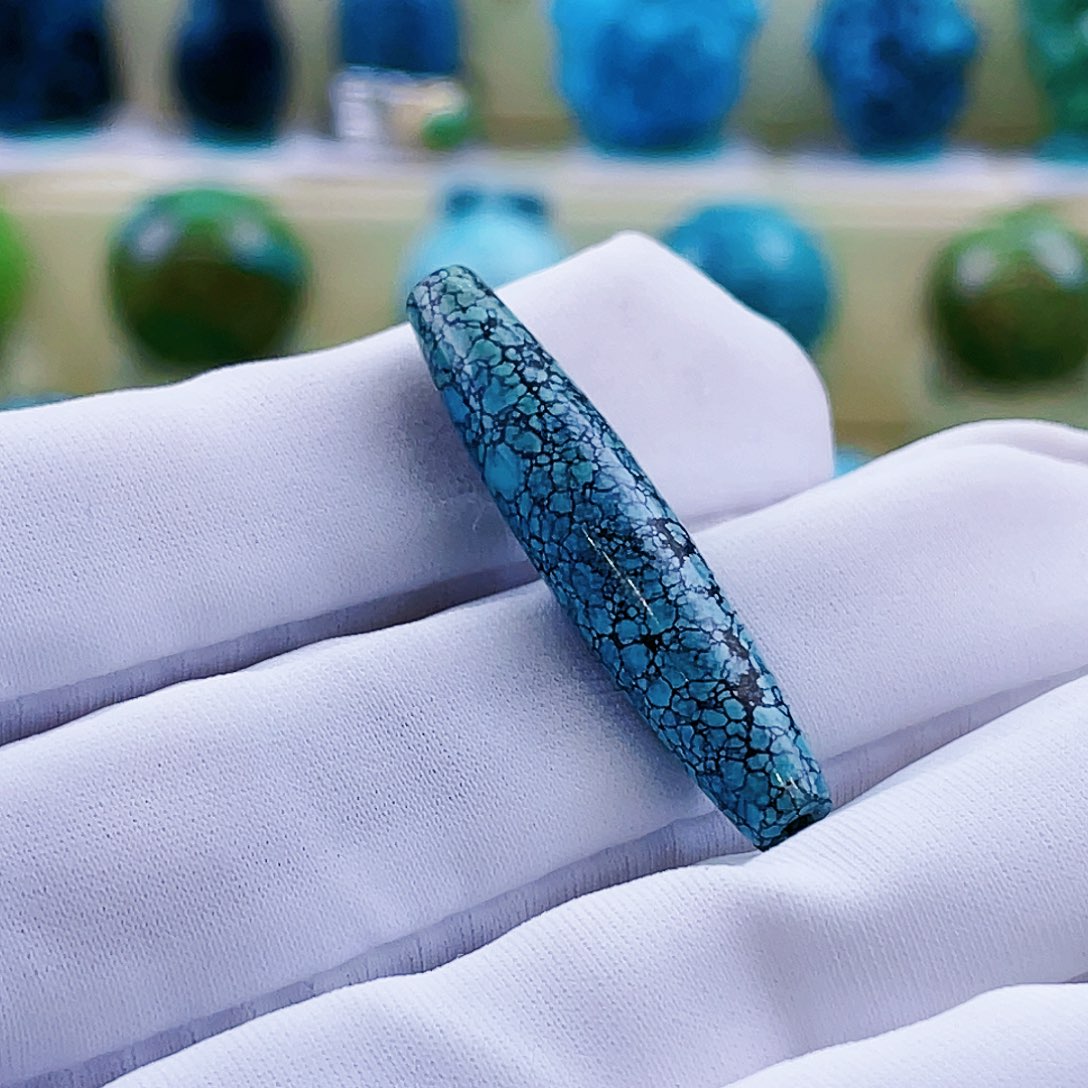 绿松石颈饰未镶嵌