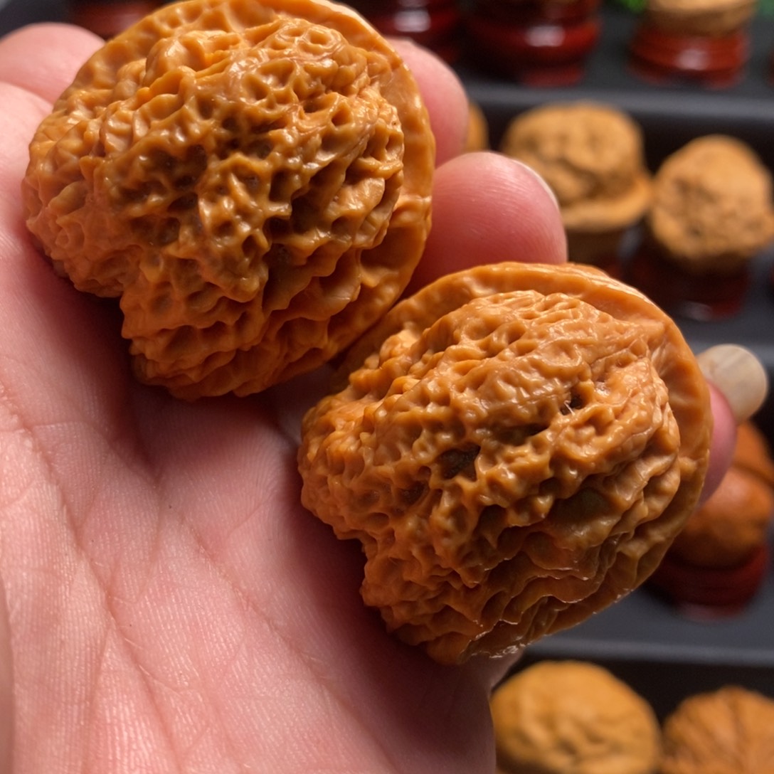 文玩核桃吊坠悍将蛤蟆头46尺