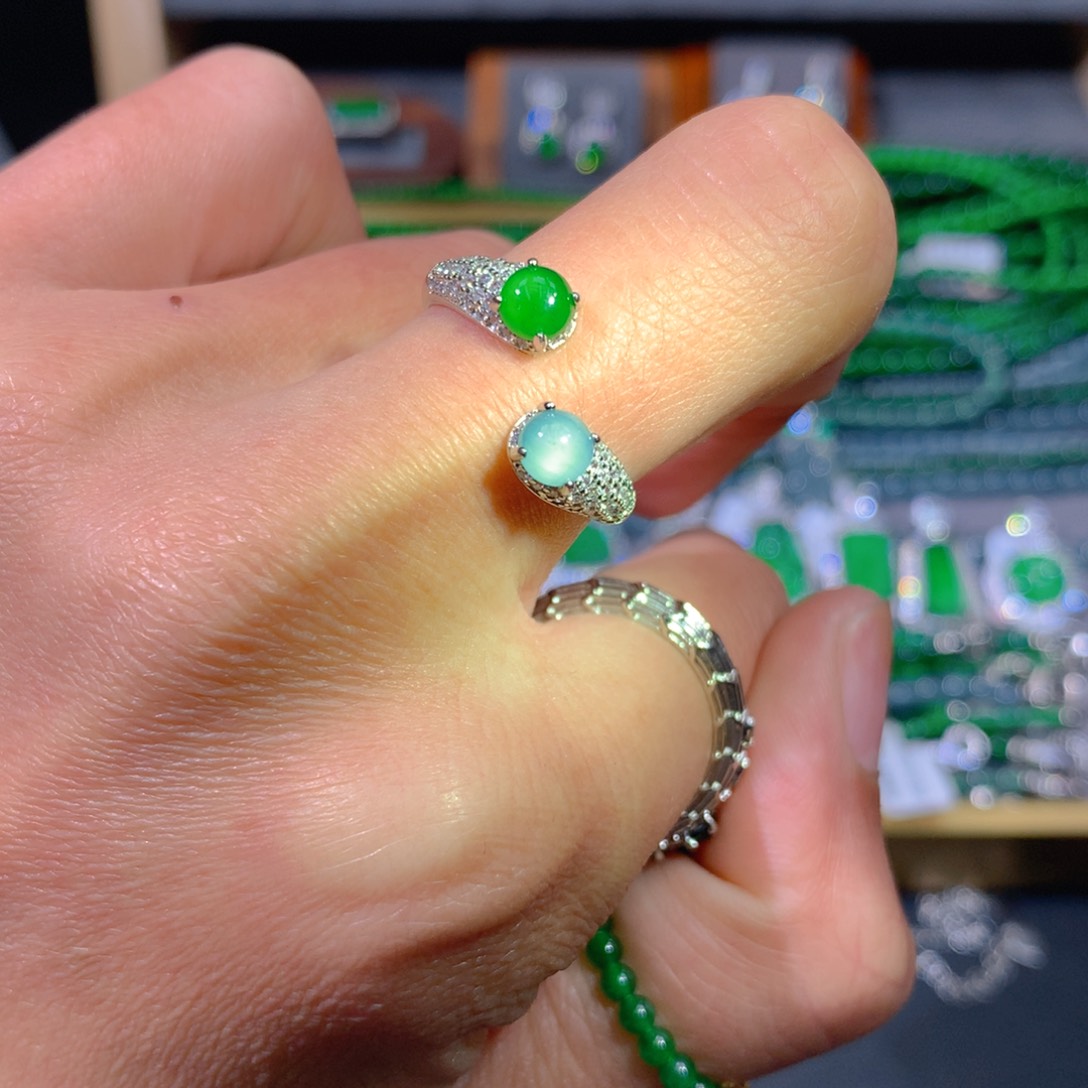 翡翠手链未镶嵌天然翡翠