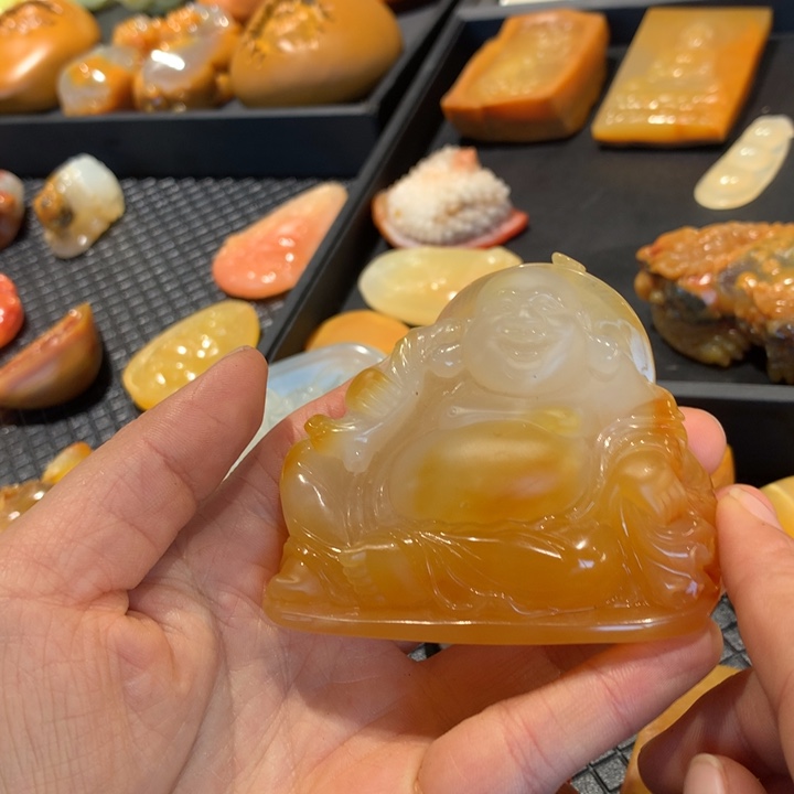 石英质玉（黄龙玉）未镶嵌颈饰