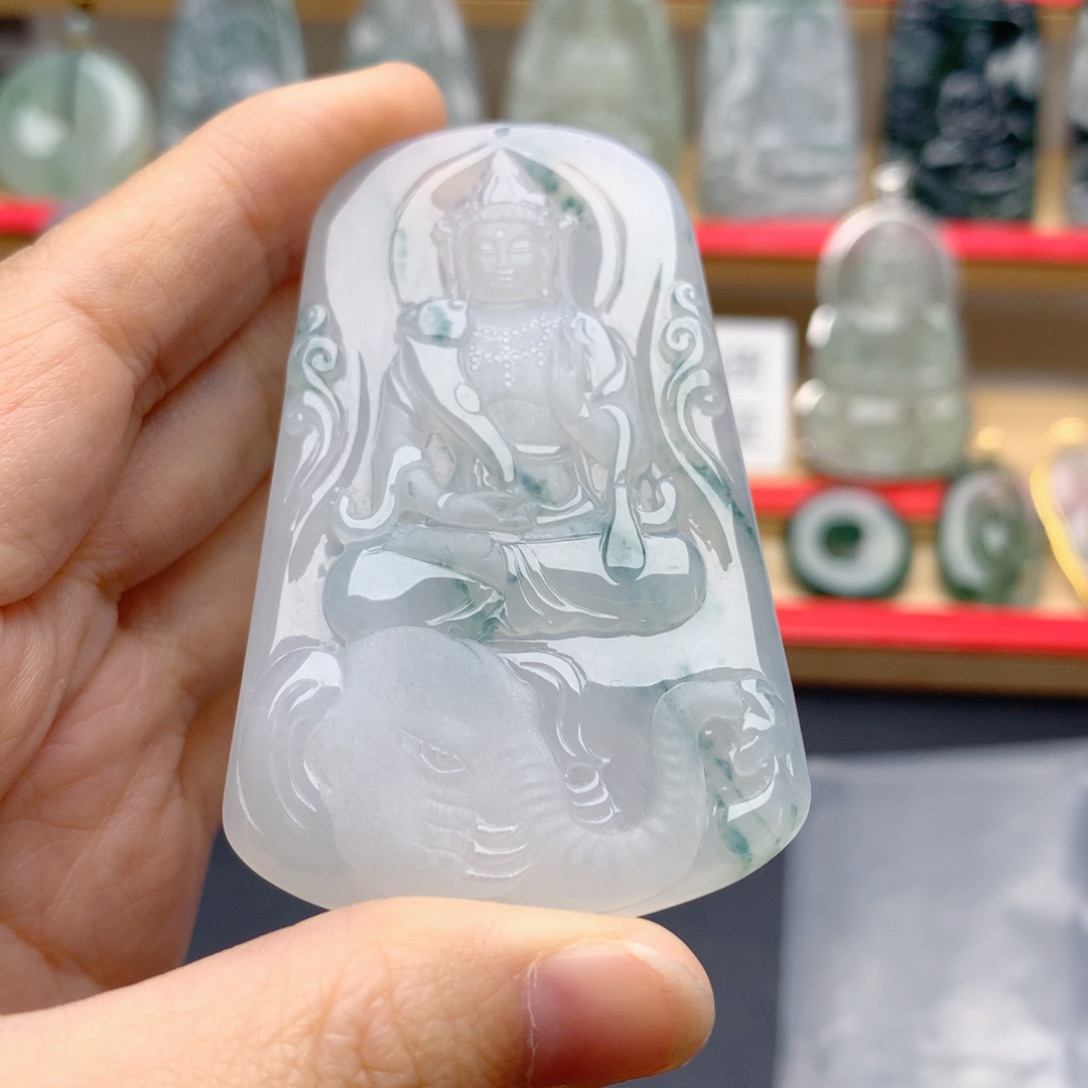 吴***少翡翠未镶嵌颈饰普贤