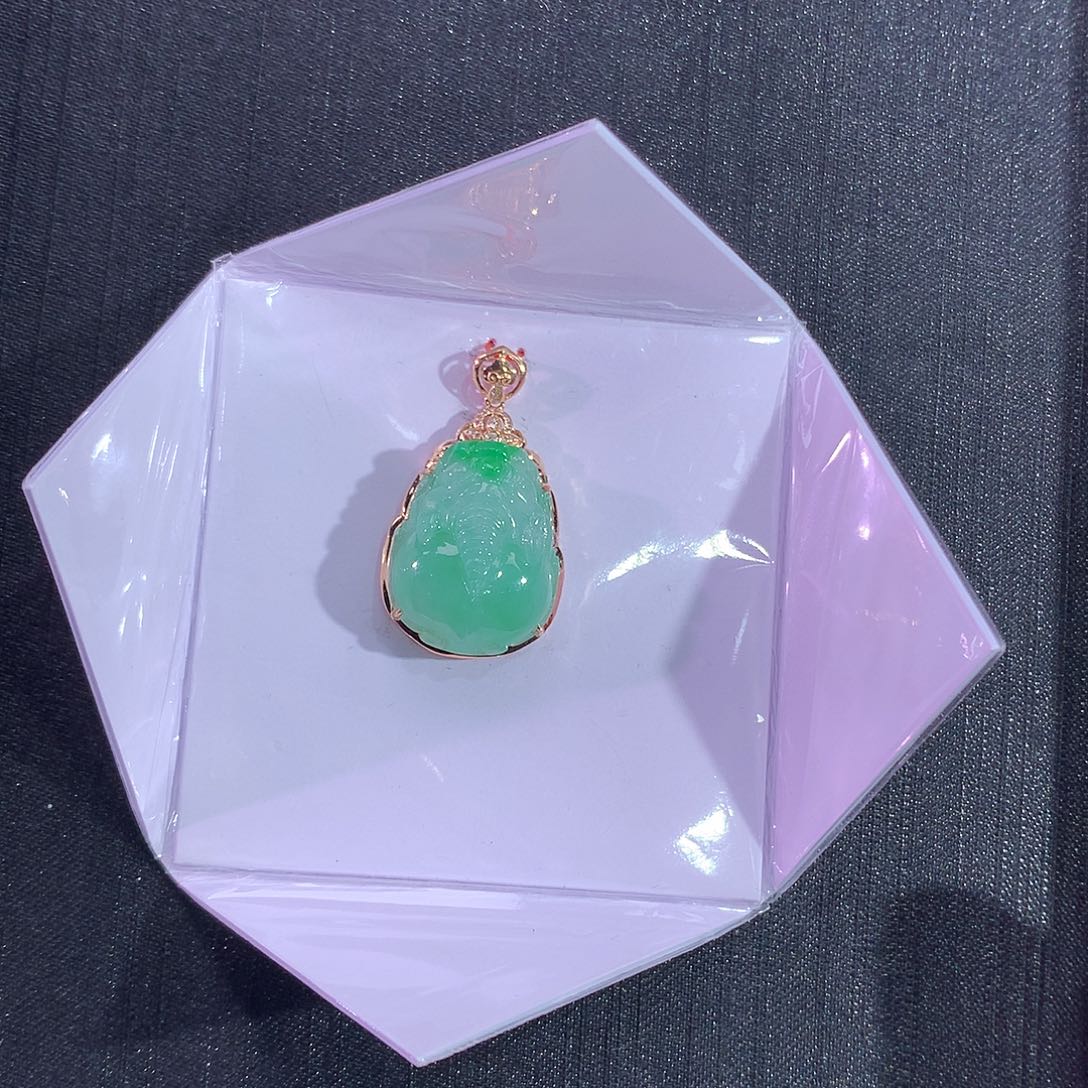 翡翠吊坠(赠链)18K金镶嵌