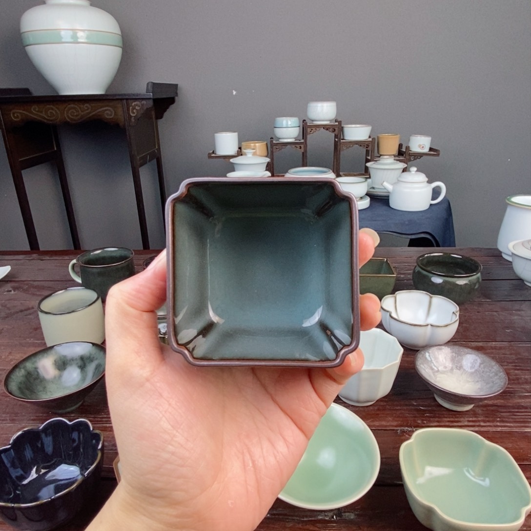 铁胎粉青釉 四方杯 开片 