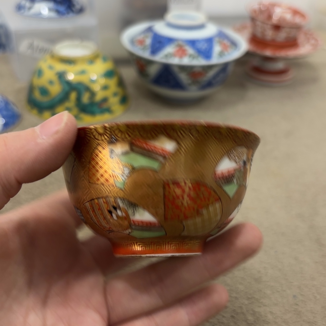 瓷片非常好看漂亮的物品 