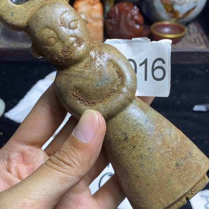 透闪石-蛇纹石玉合金颈饰