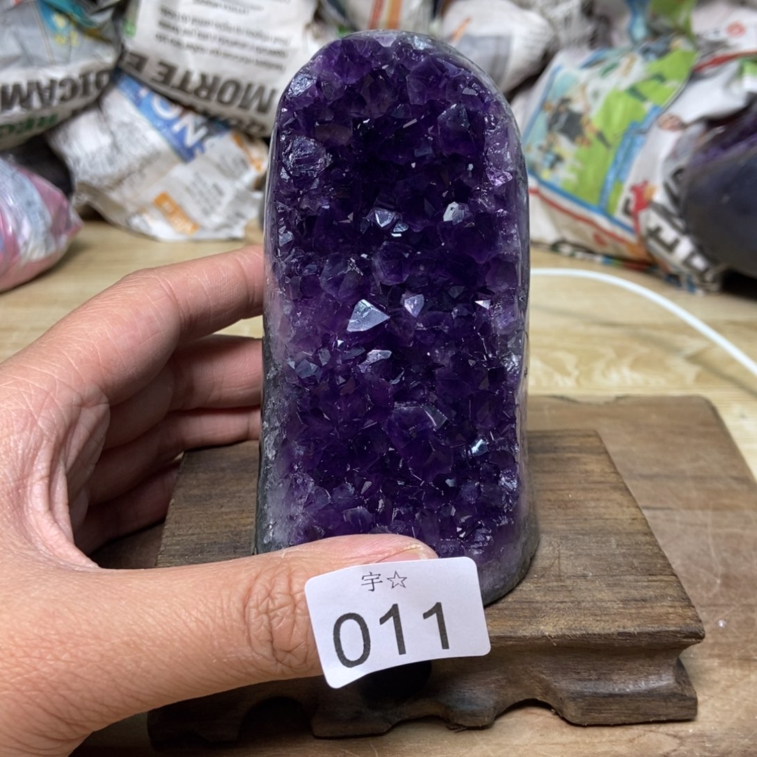 紫晶天然水晶摆件未镶嵌