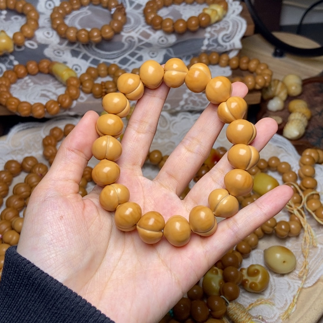 猴头核桃吊坠高定屁桃卡15