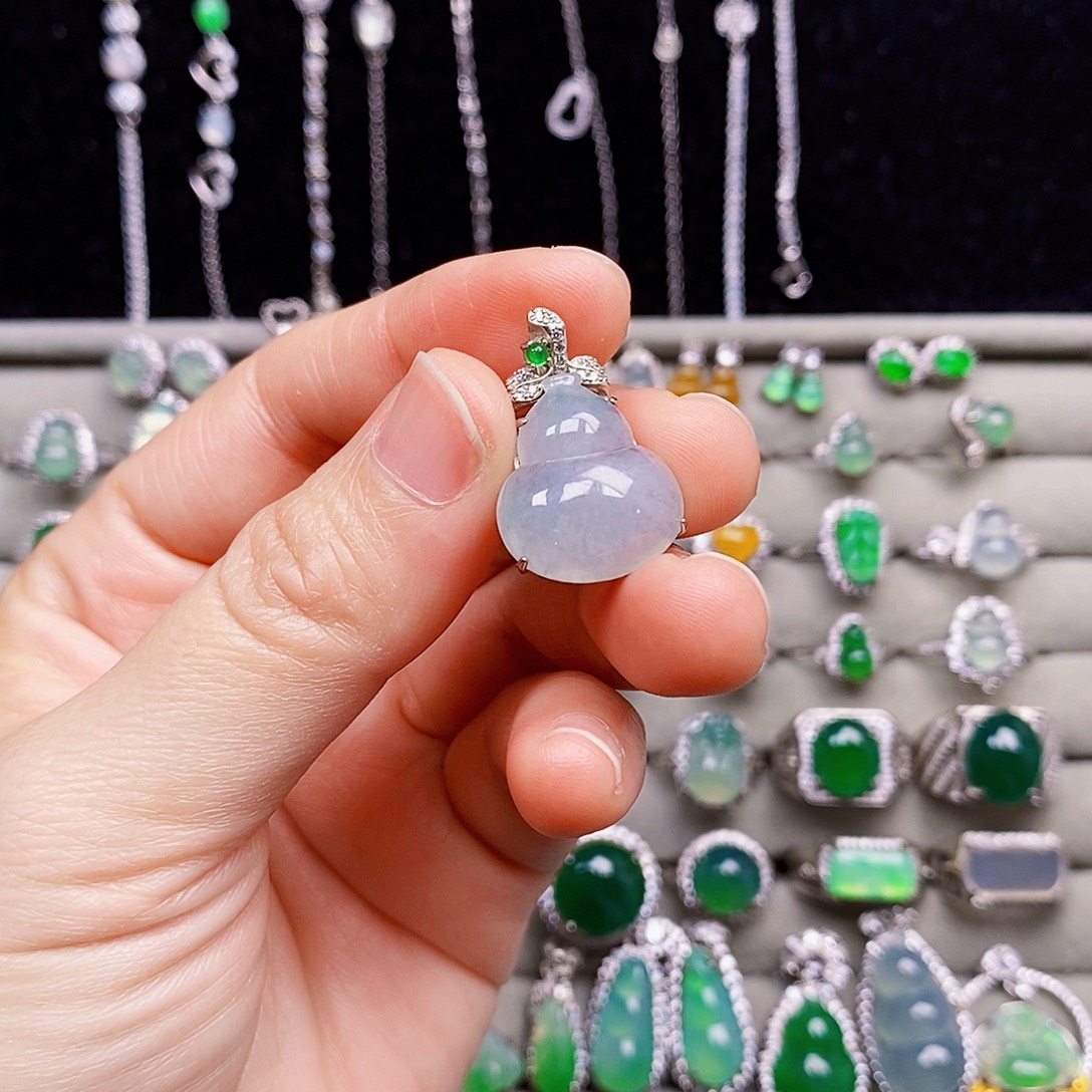 翡翠银S925镶嵌颈饰葫芦