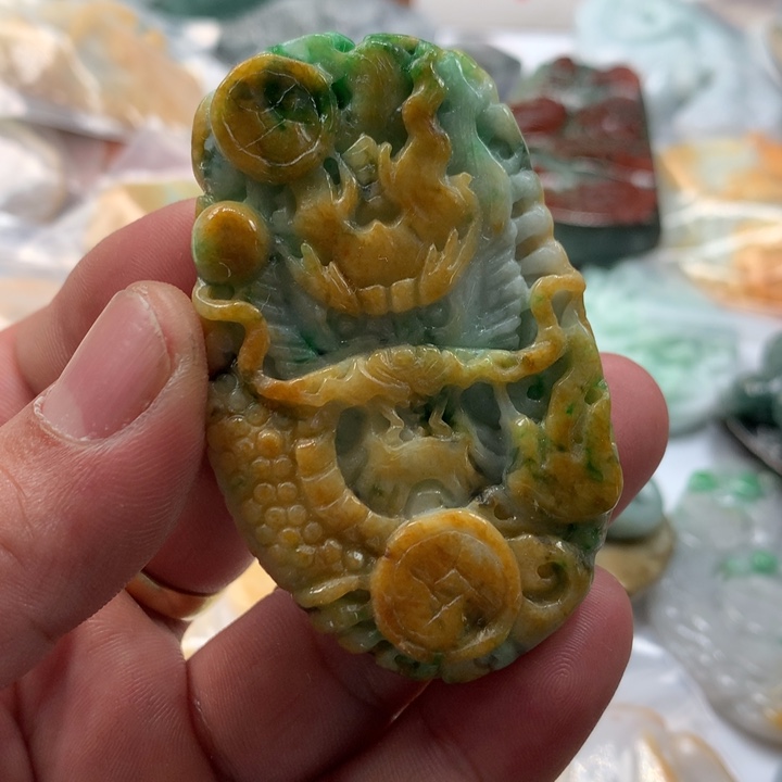 翡翠未镶嵌颈饰保真天然a货翡翠