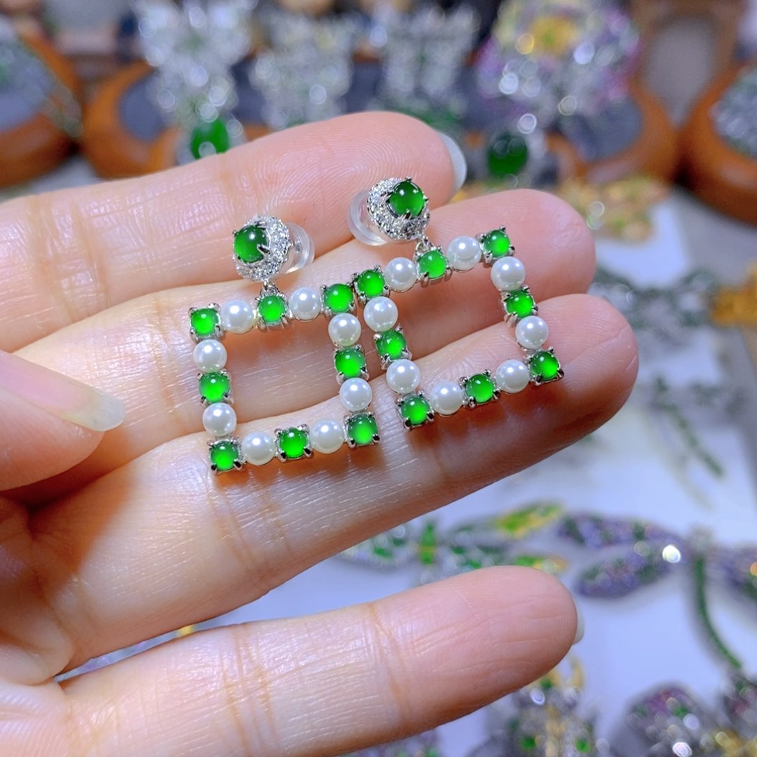 翡翠颈饰银S925镶嵌天然翡翠