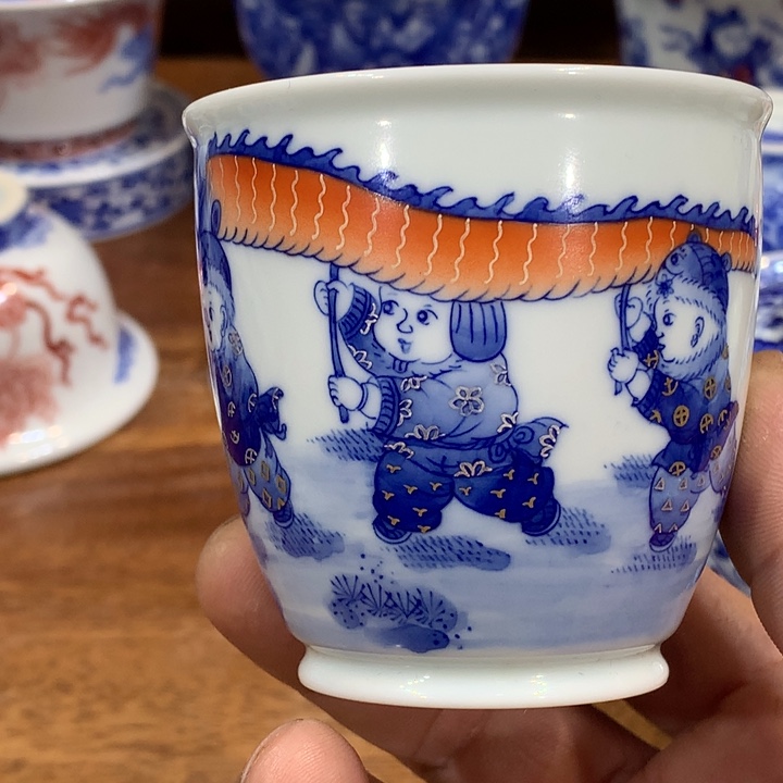 晓剑窑青花童子主人杯