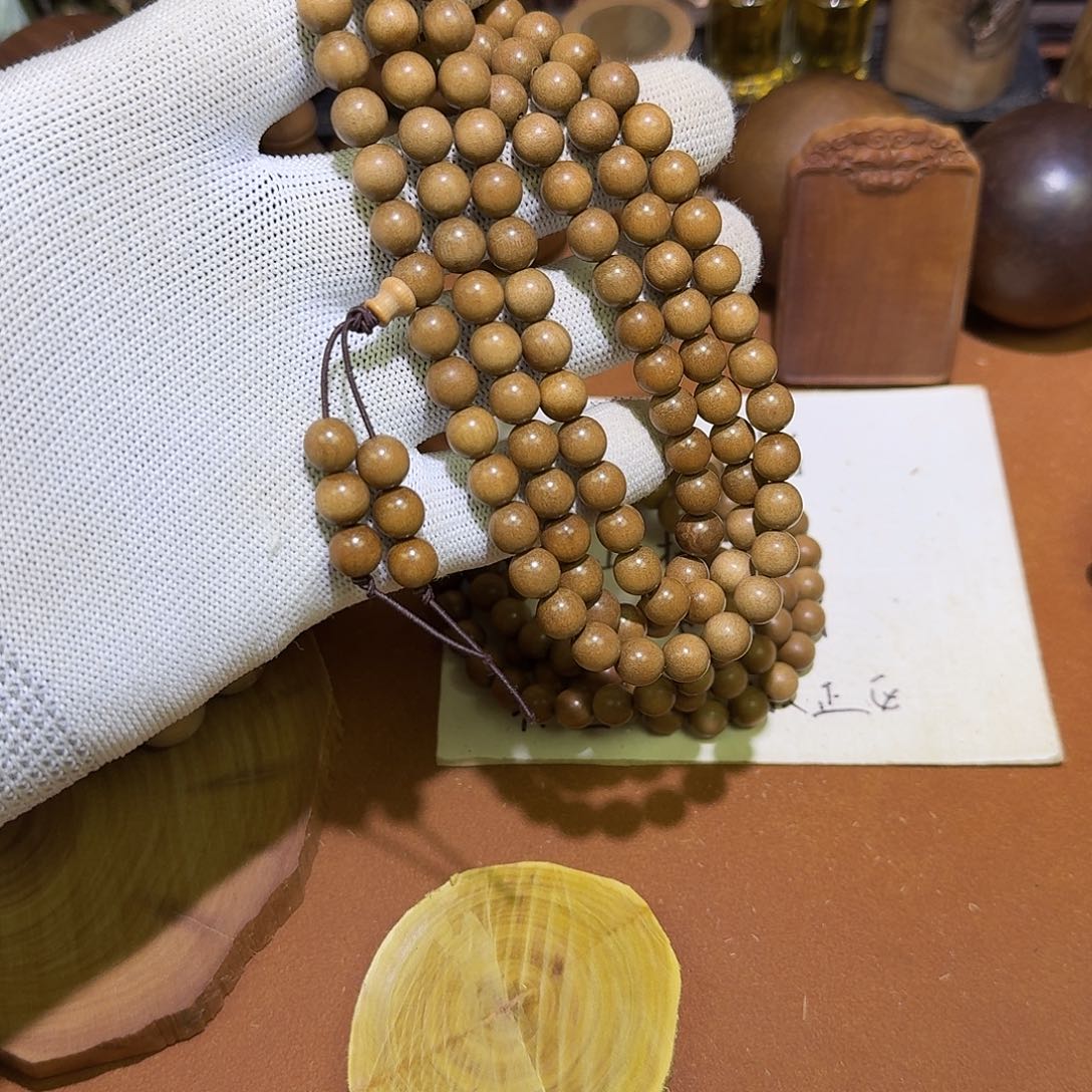 檀香木老山檀0.8×108颗顺纹焦糖韵