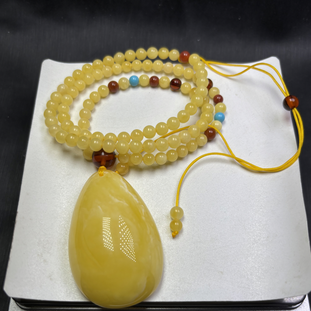 纯天然蜜蜡精品吊坠套装 佩戴非常漂亮 重18.9克多样性发一套