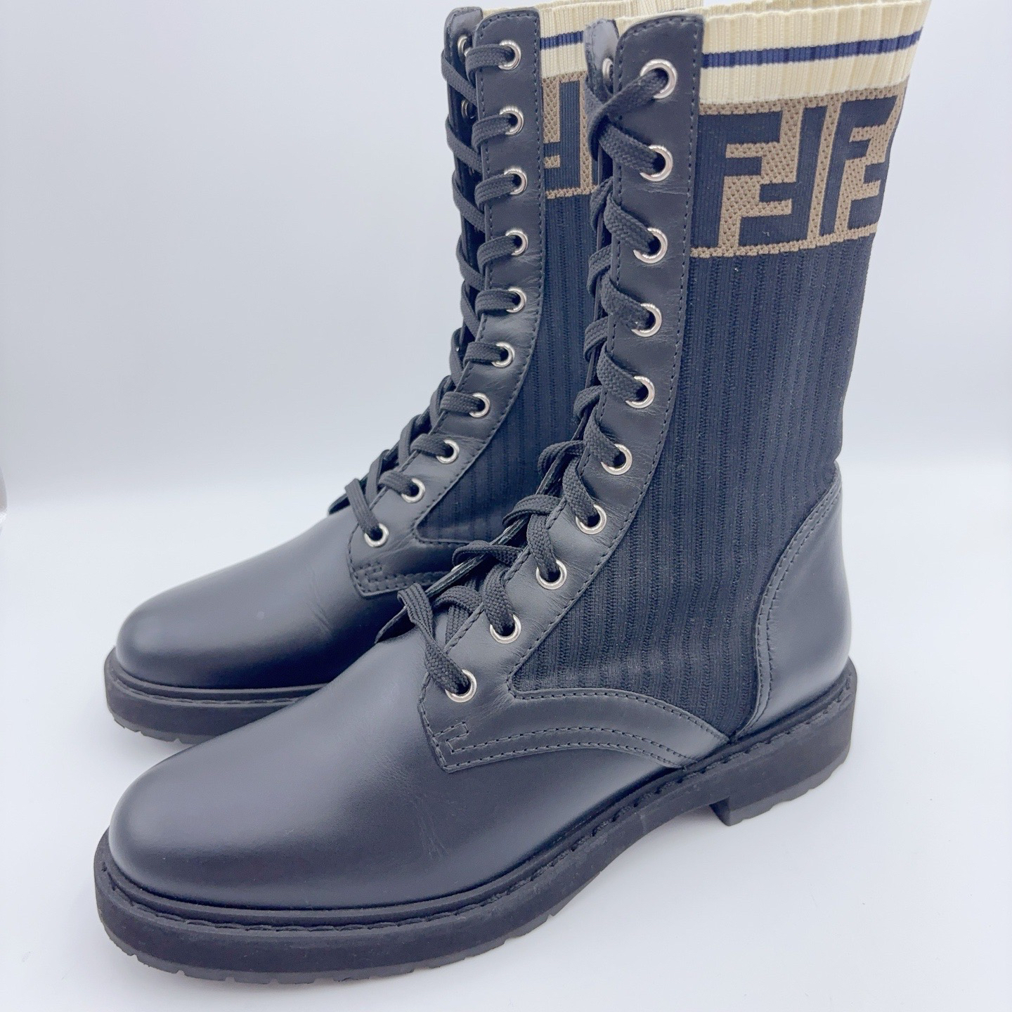 95新 FENDI/芬迪 38码/经典黑色半印马丁靴/01748