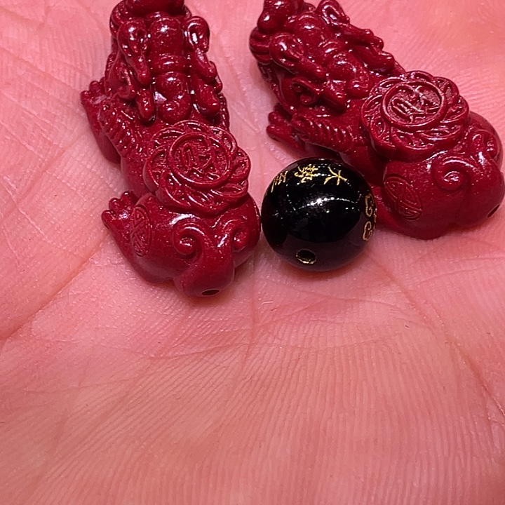 天然辰砂紫金砂财貔貅一对黑曜石马守护一颗