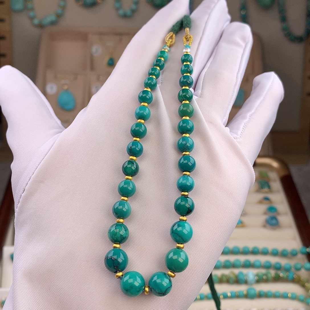 绿松石未镶嵌颈饰