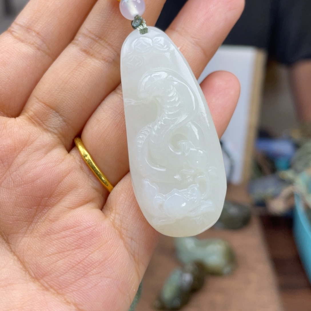 和田玉未镶嵌颈饰