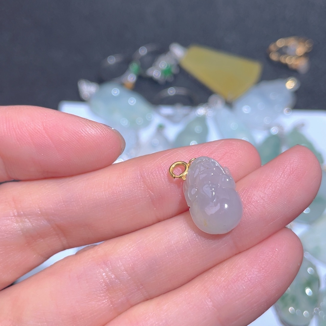 翡翠颈饰18K金镶嵌翡翠