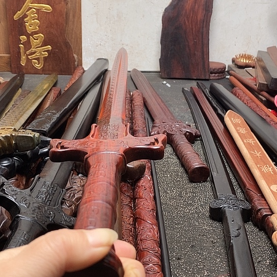 紫檀木木一米渊虹