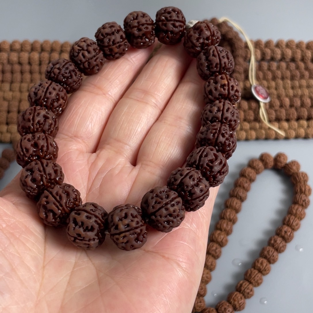 偷****吊坠金刚菩提老树王手串