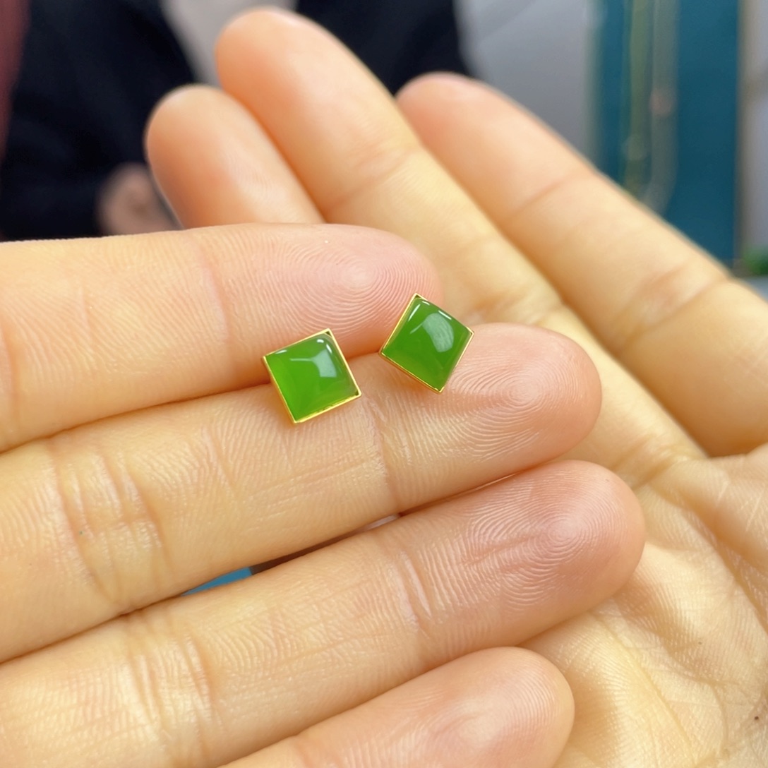 和田玉耳饰18K金镶嵌一**阳