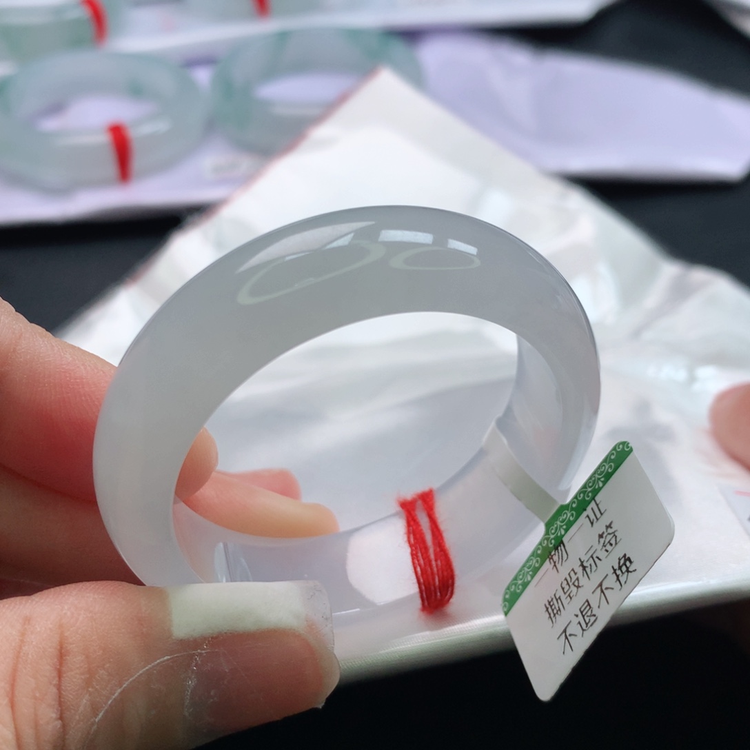 翡翠手镯未镶嵌童镯40