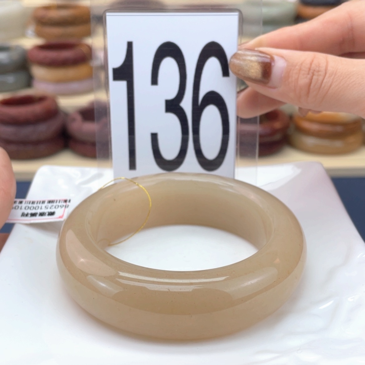 【闪购商品】石英质玉手镯未镶嵌