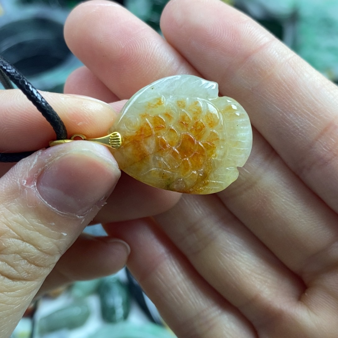 翡翠颈饰未镶嵌吊坠