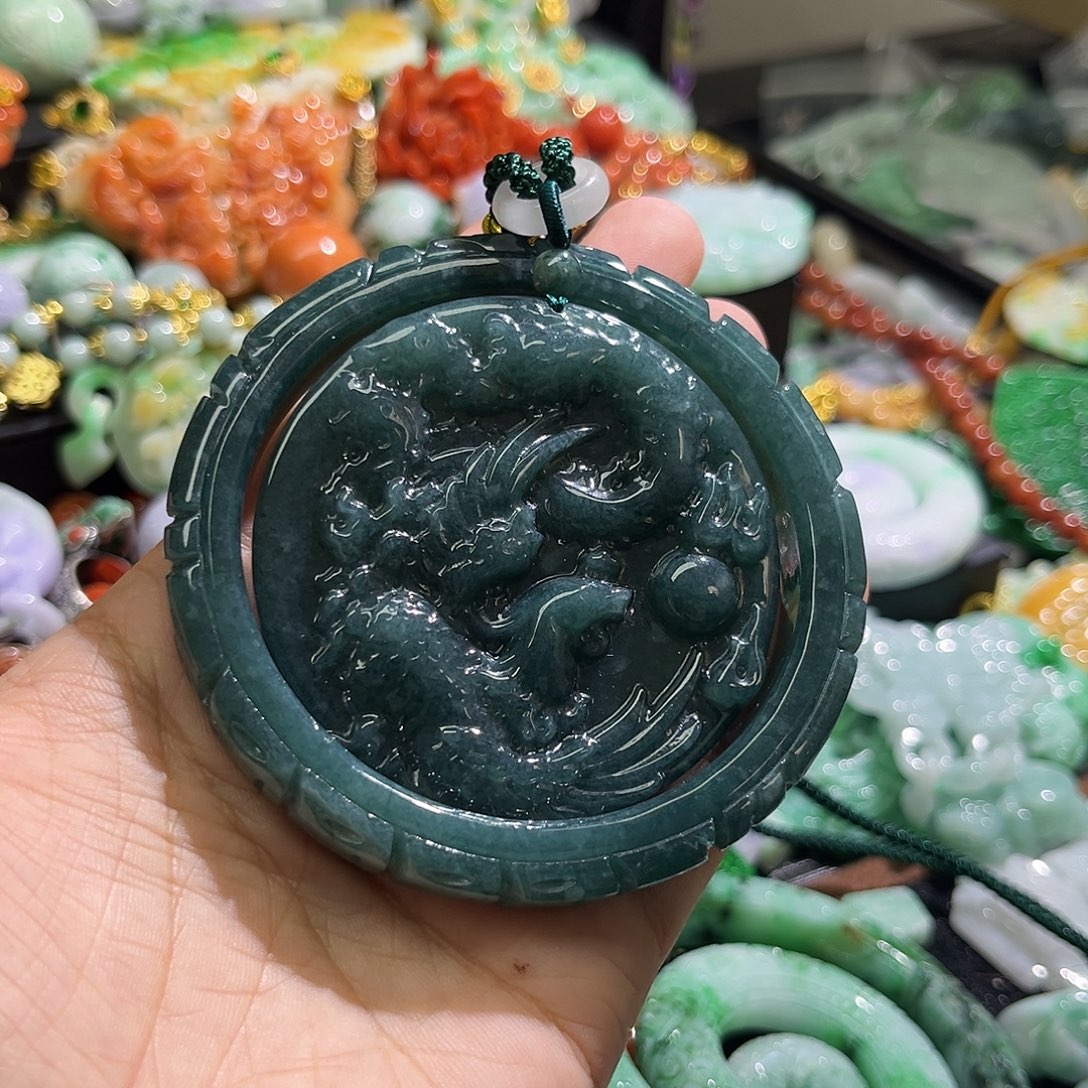 颈饰未镶嵌翡翠待编织