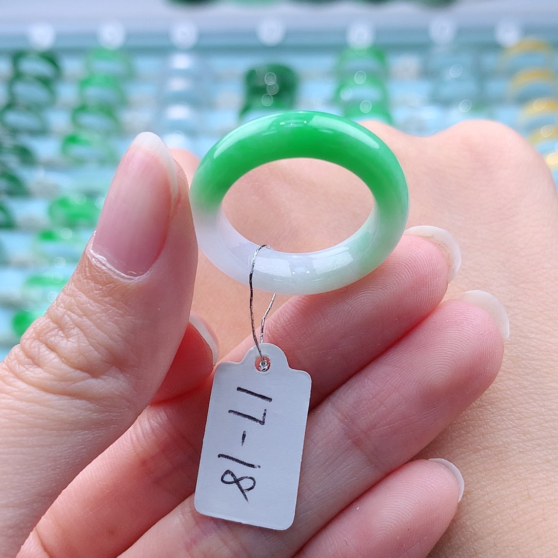 翡翠未镶嵌戒指享****丶