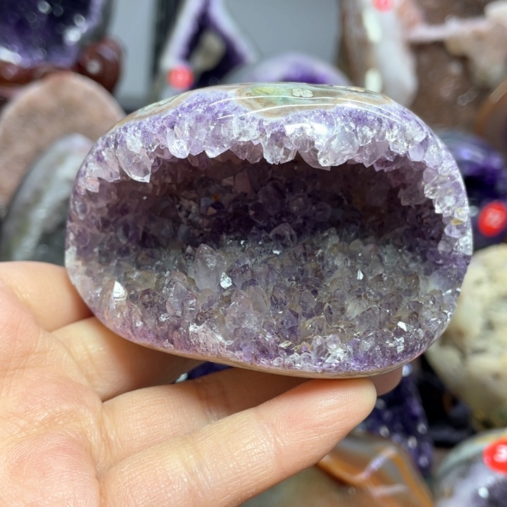 水晶摆件未镶嵌捡漏