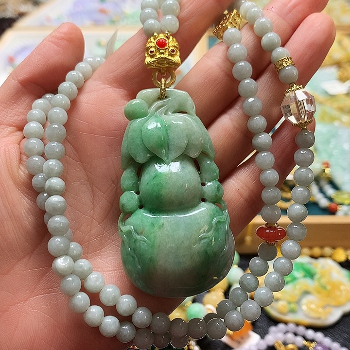 翡翠颈饰未镶嵌吊坠