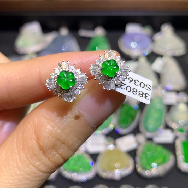 翡翠吊坠(不含链)18K金镶嵌绿花耳钉