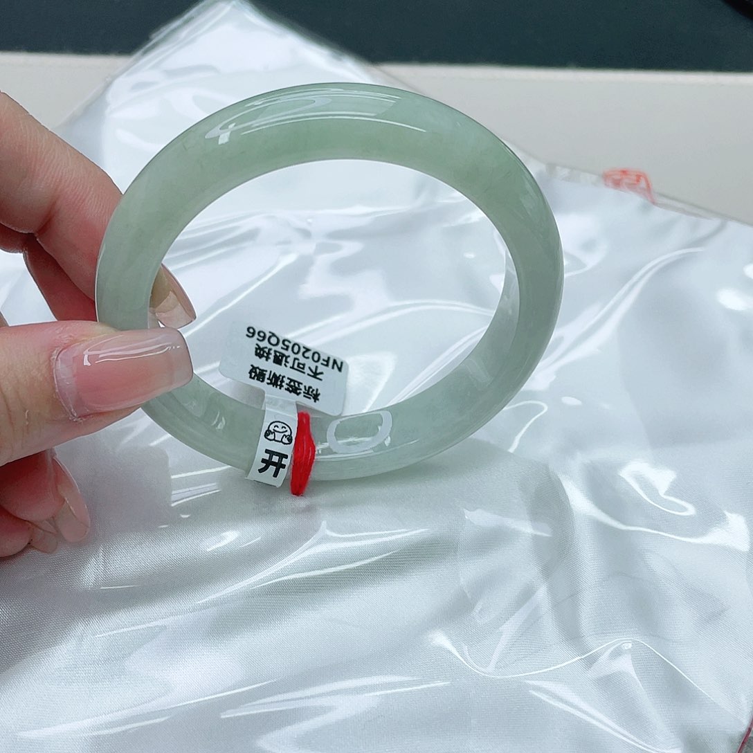 翡翠手镯未镶嵌正58.7