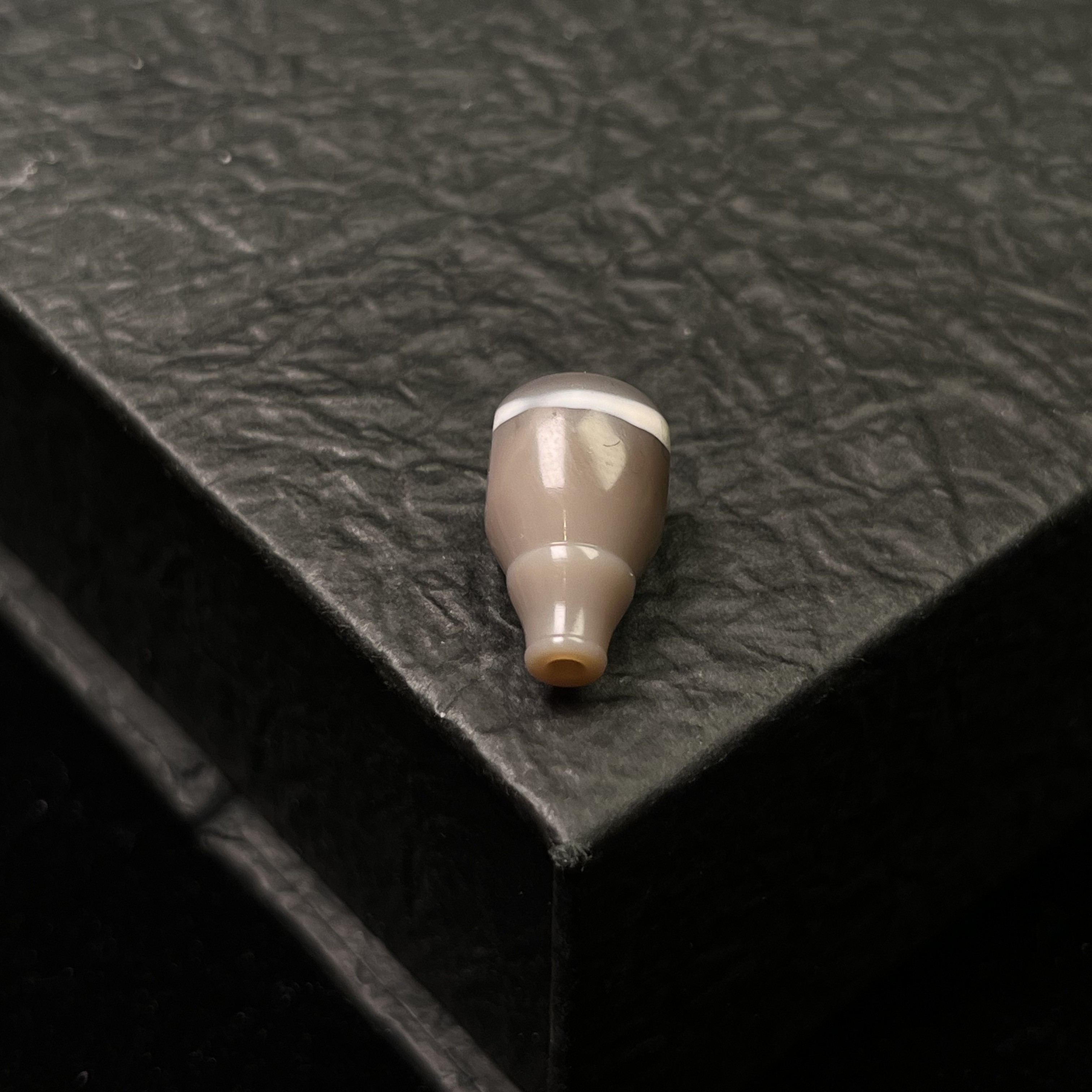 老玛瑙三通 对孔10.3mm 高度19.6mm 厚度10.5mm 全品无暇