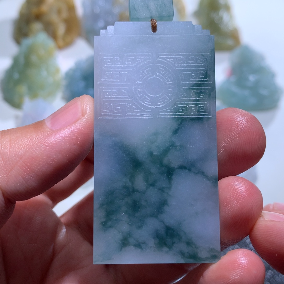 定制翡翠未镶嵌挂件