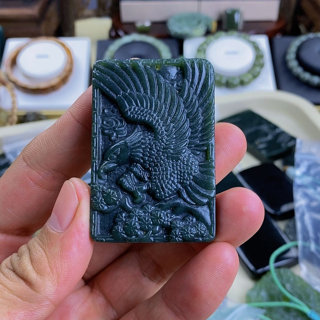 岫岩河磨玉（透闪石质玉）吊坠未镶嵌