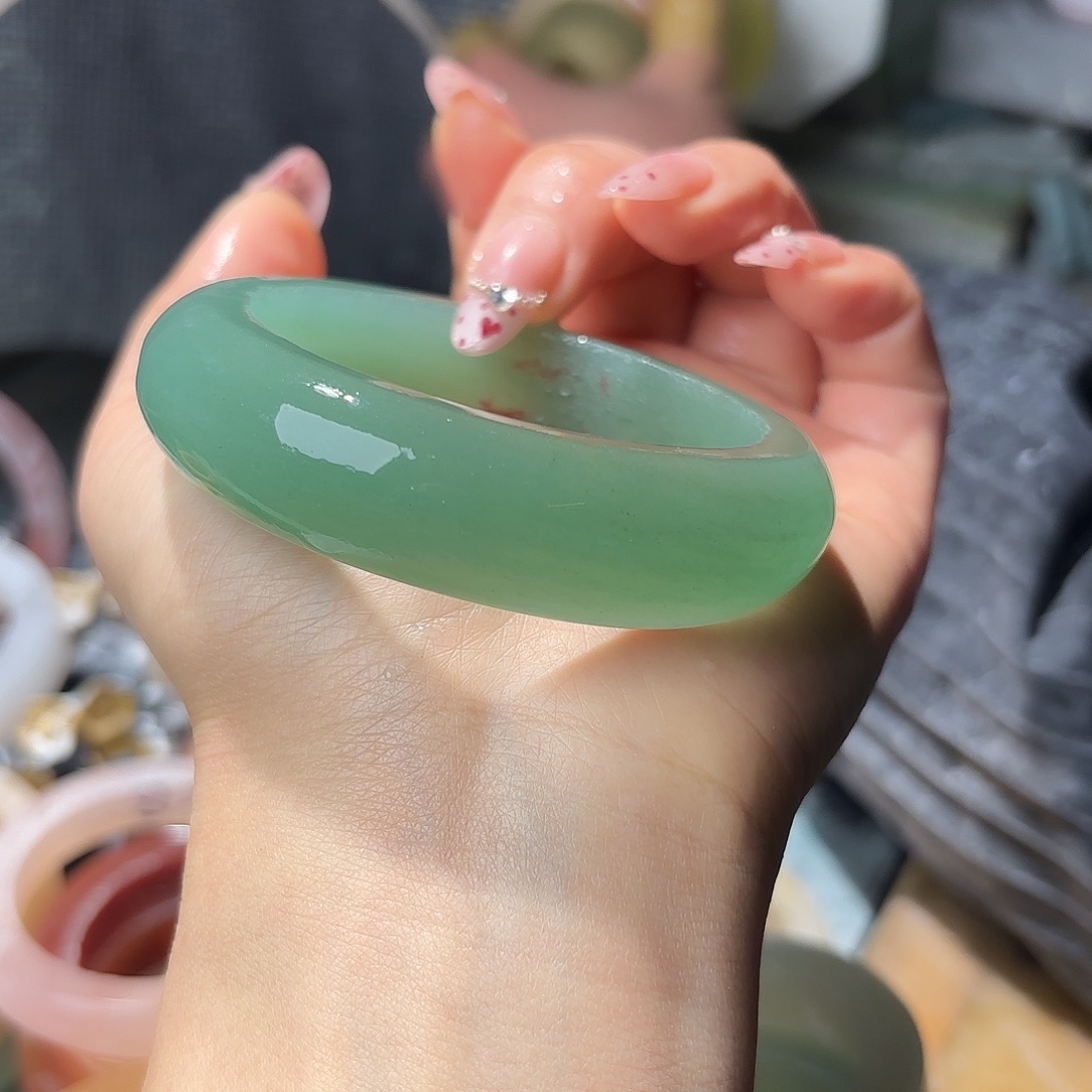 教***师石英质玉未镶嵌手镯