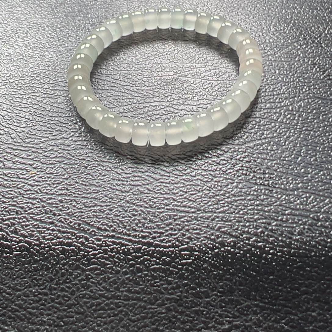 青***姐石英质玉（非洲翠）未镶嵌手链