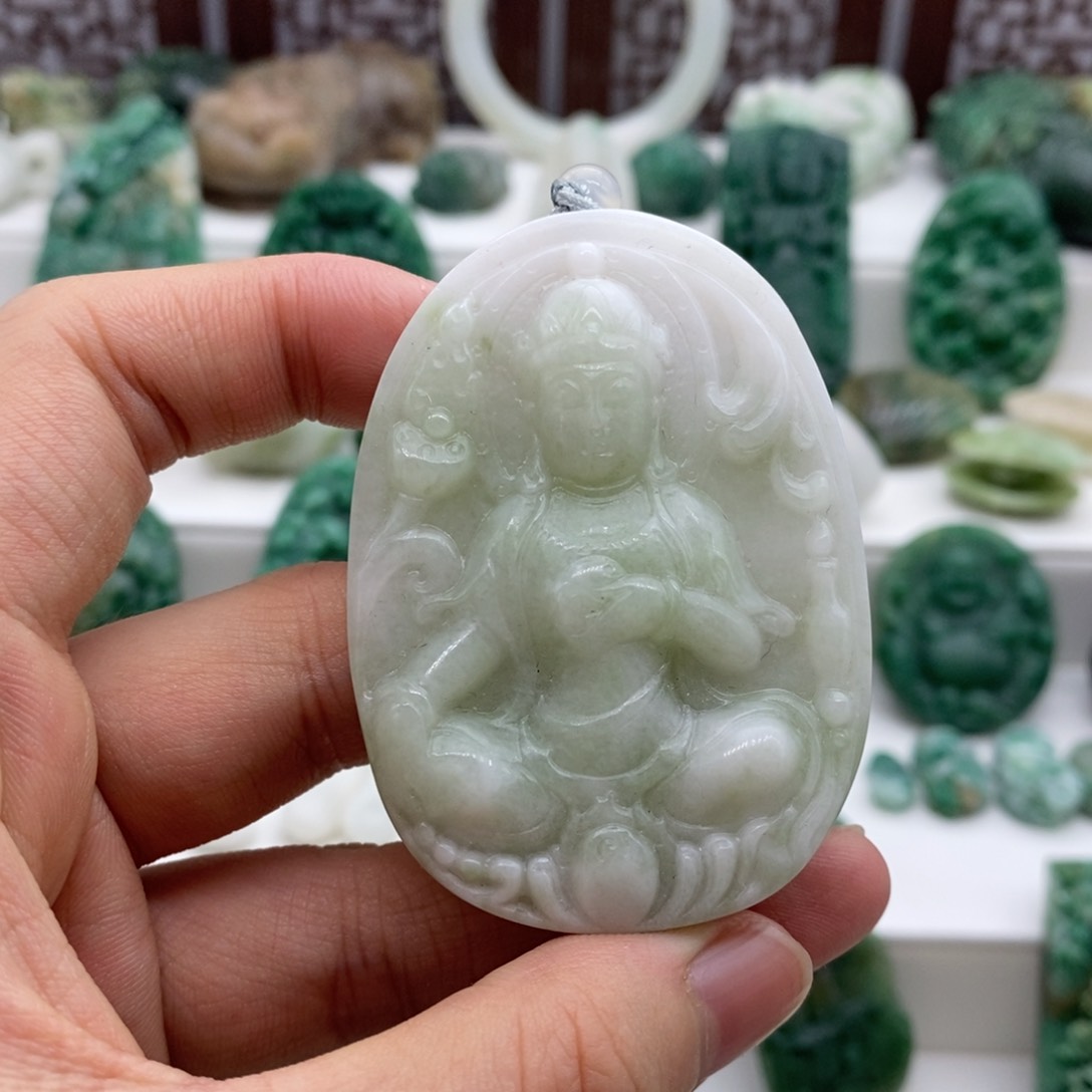 独山玉颈饰未镶嵌