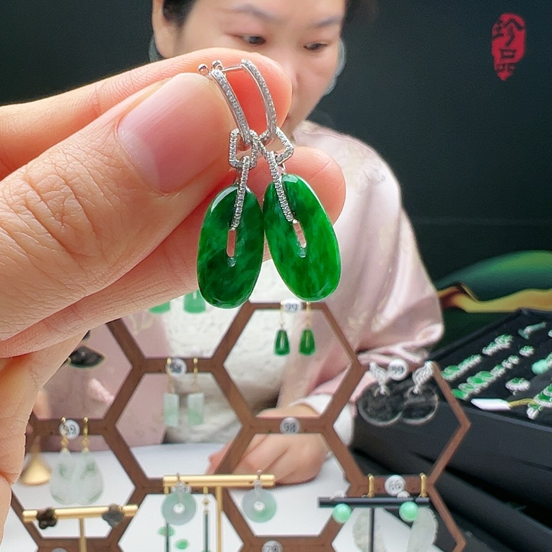 翡翠耳饰18K金镶嵌天然翡翠