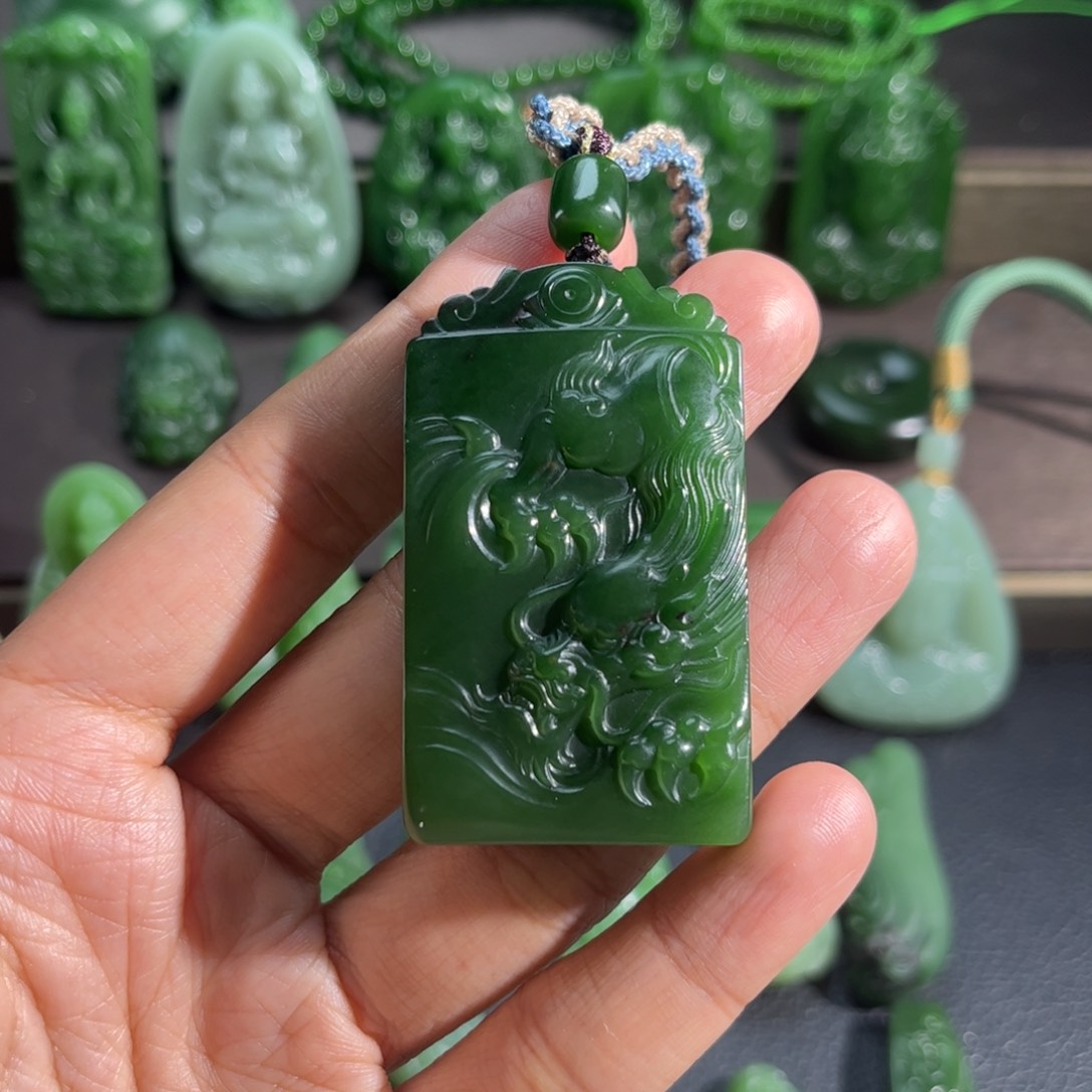 和田玉颈饰未镶嵌定制