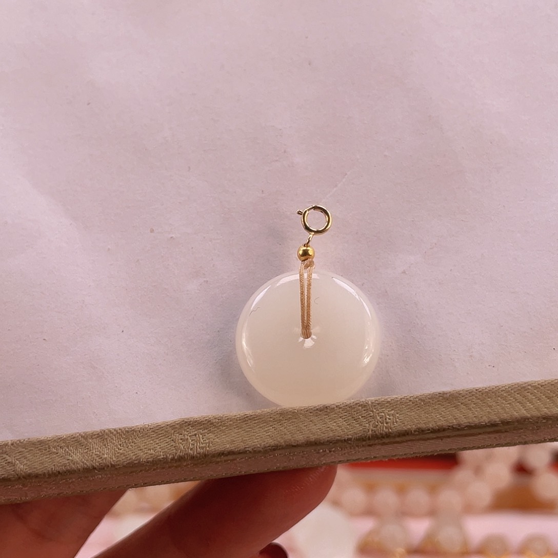 和田玉颈饰18K金镶嵌