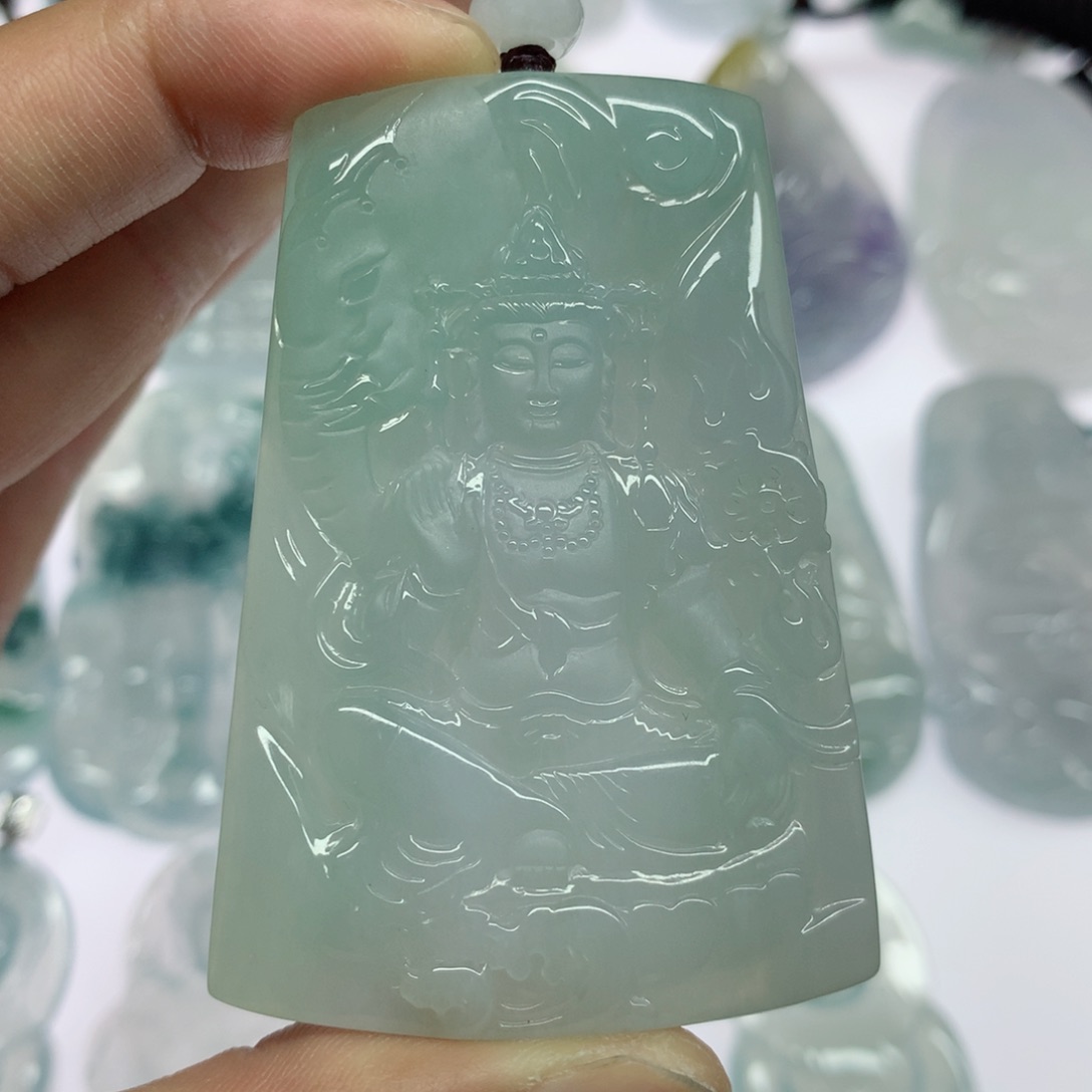 翡翠颈饰未镶嵌普贤菩萨