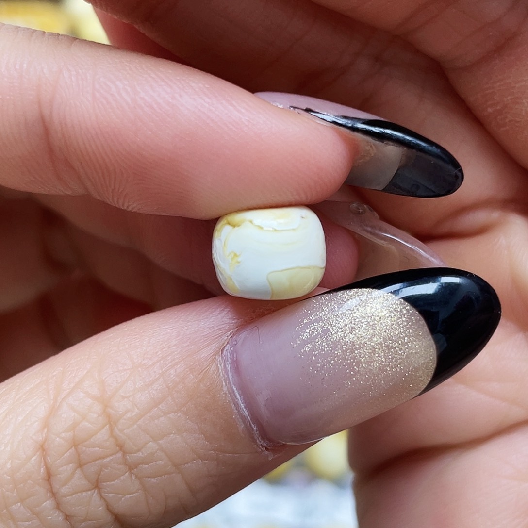 琥珀珠宝奇石未镶嵌10.2*8.2mm微瑕福利款