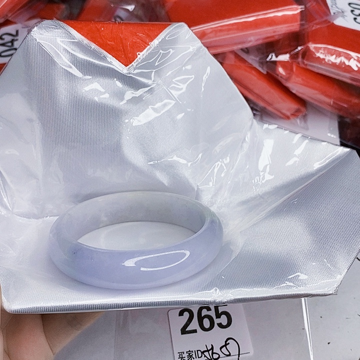 翡翠未镶嵌手镯一图一物实物为准（微瑕处理）