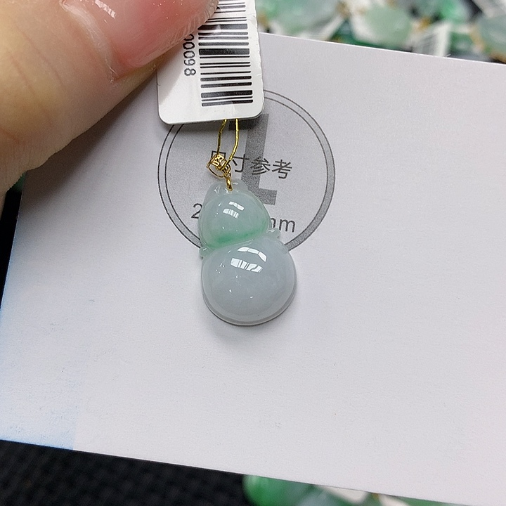 颈饰18K金镶嵌翡翠