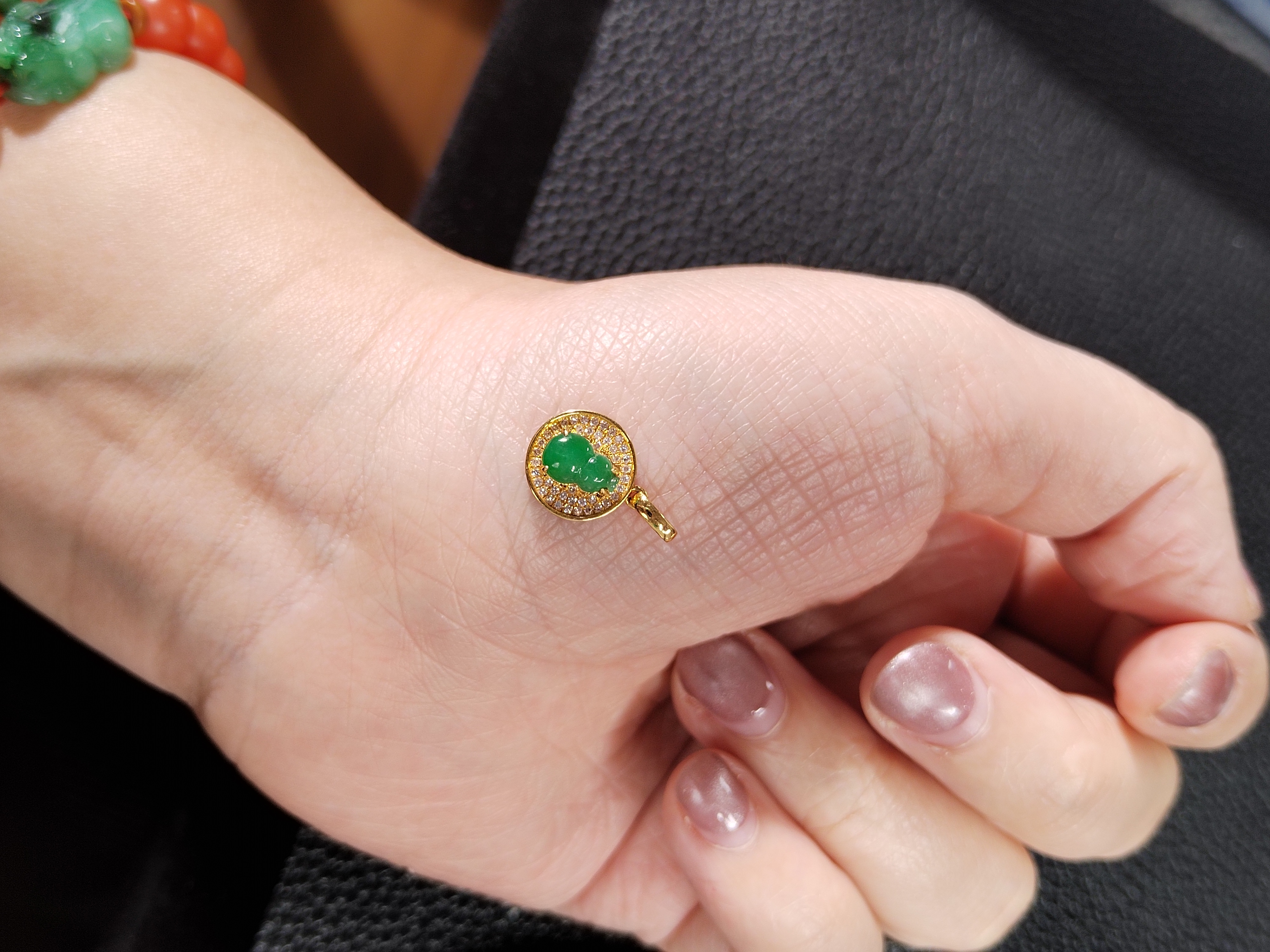 18k金镶翡翠葫芦吊坠